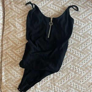 5 for $25! Urban heritage body suit size M